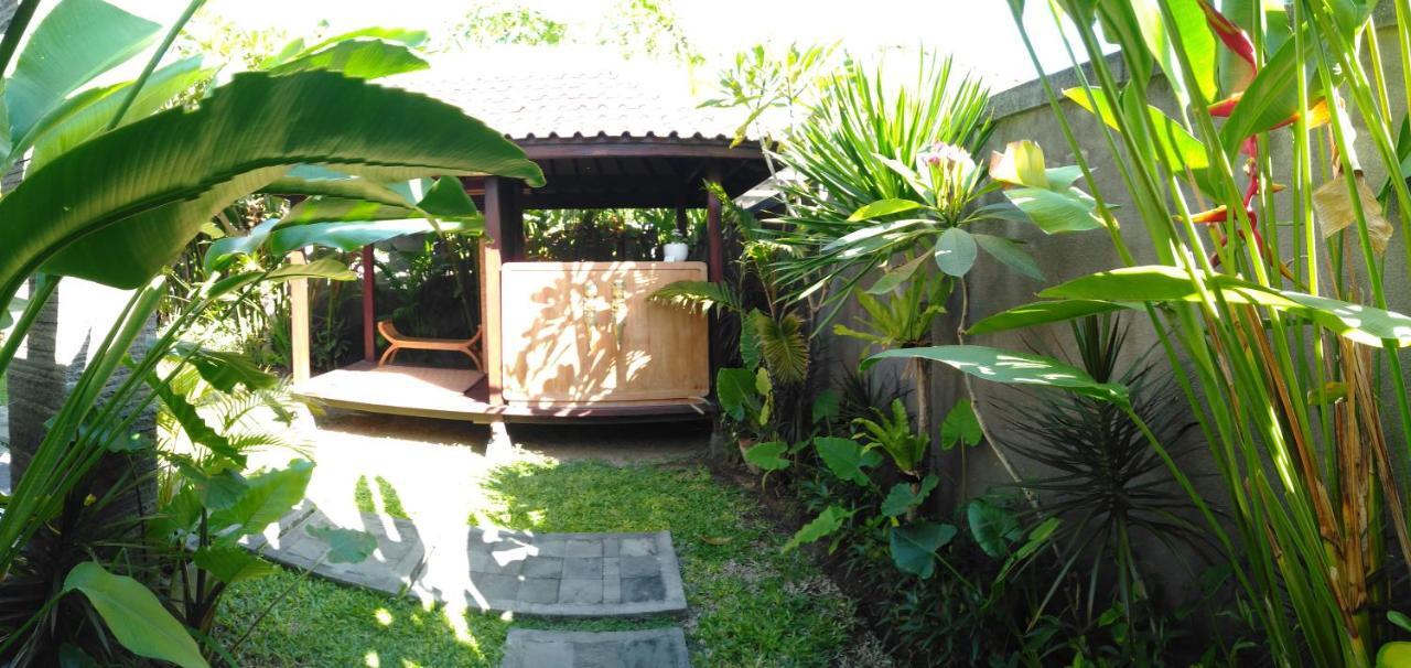 Guest House Reisya Nusa Dua  Extérieur photo
